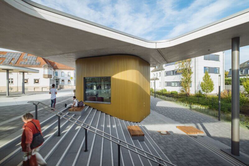 Bahnhof und Zob Korbach - BKSA